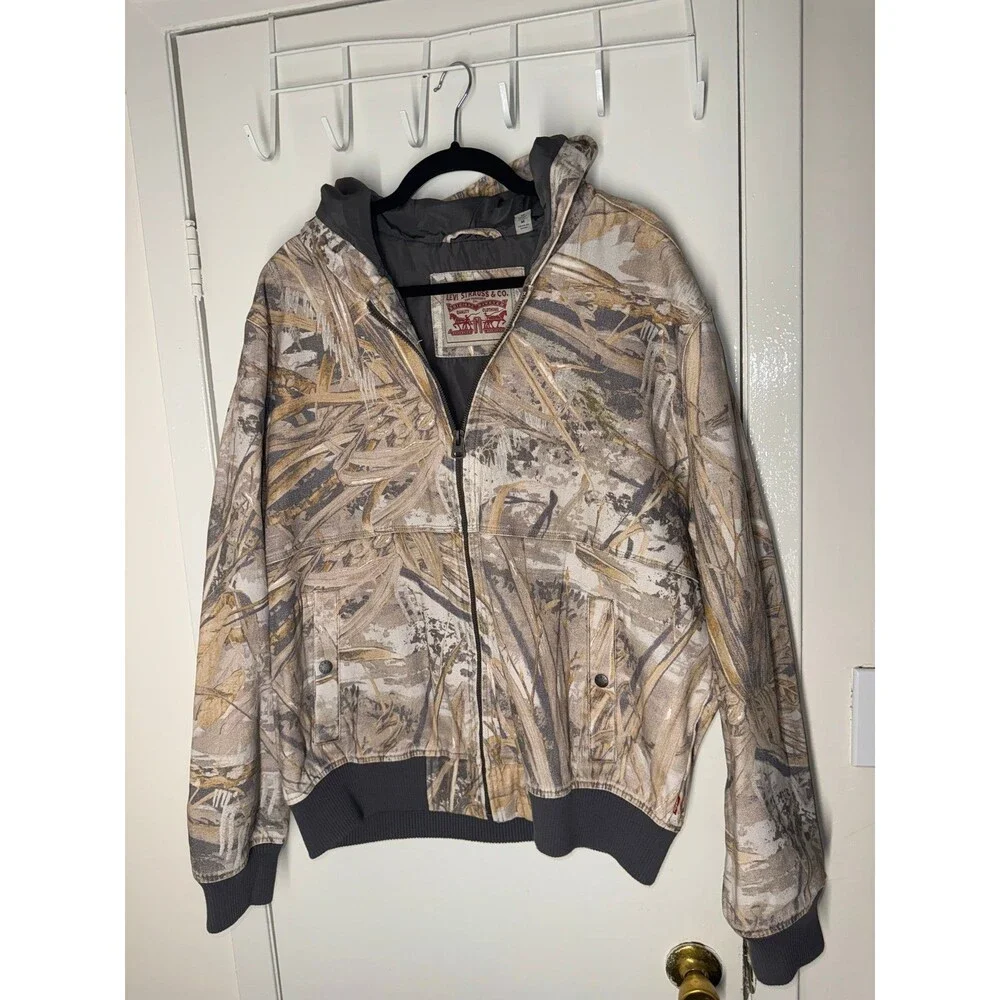 Vintage Levi's hooded jacket  Camo Realtree size M